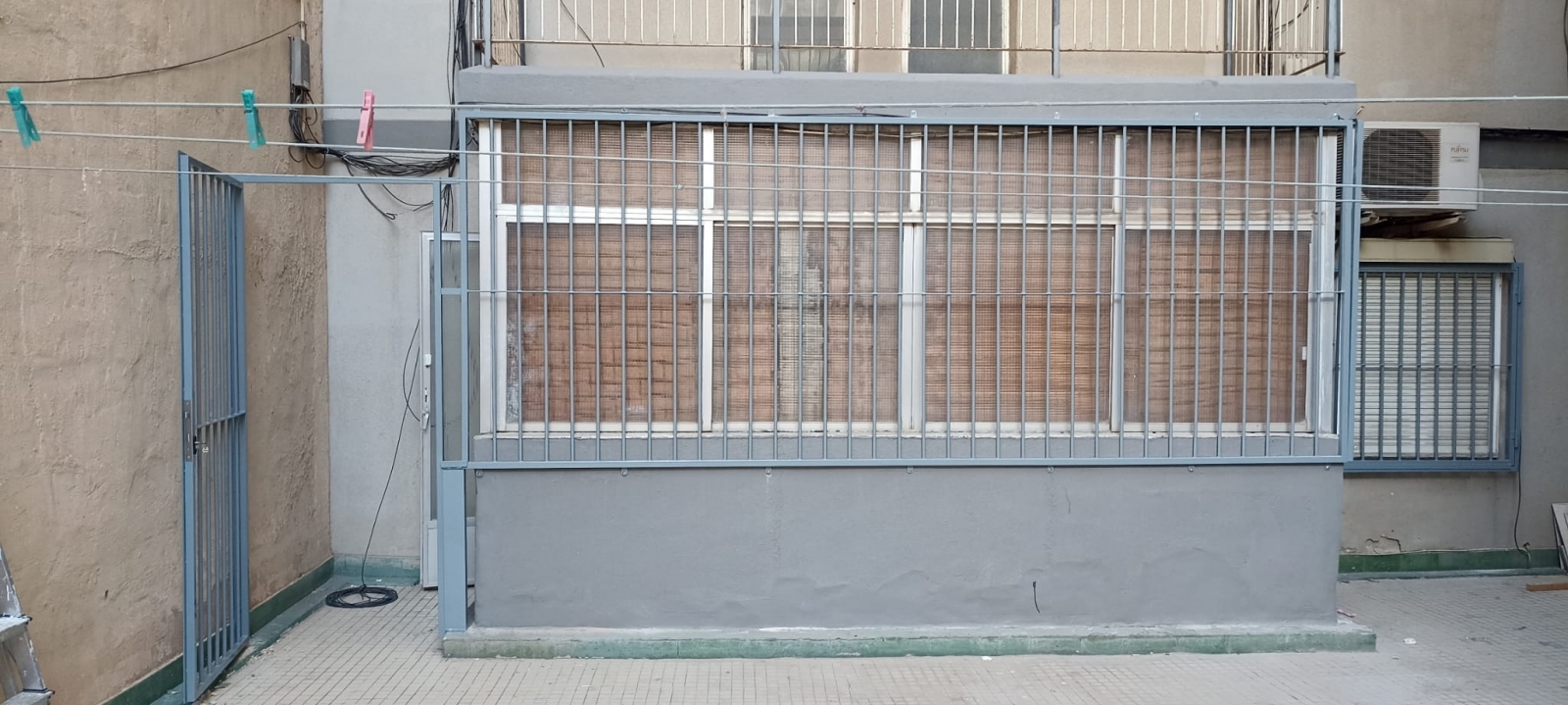 persianasguardiola.com