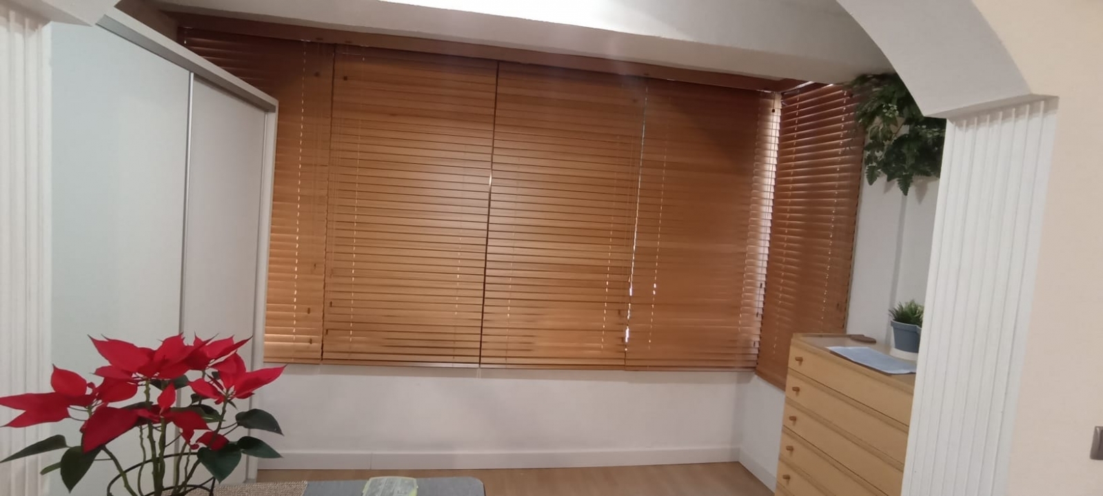 persianasguardiola.com