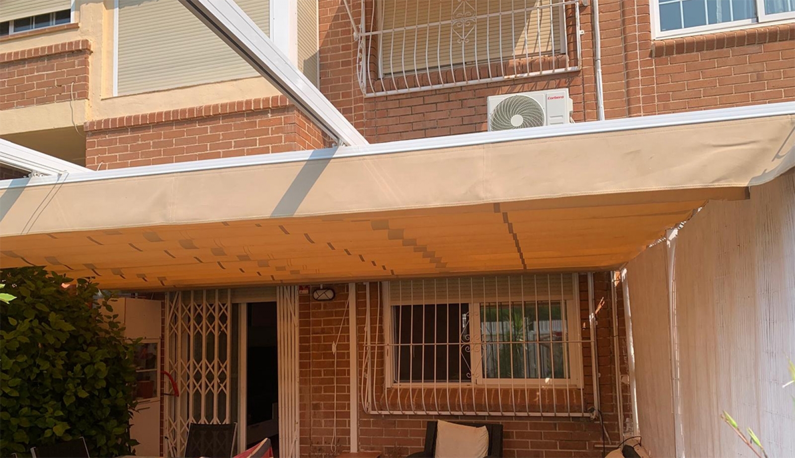 persianasguardiola.com