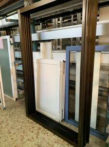 persianasguardiola.com