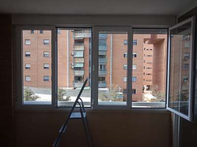 persianasguardiola.com