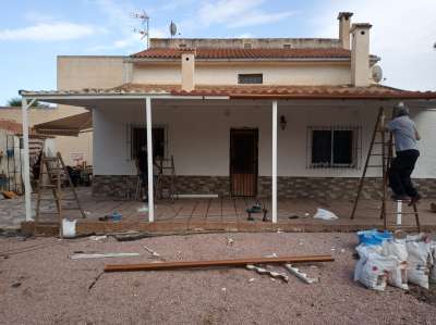 persianasguardiola.com