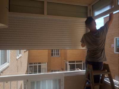 persianasguardiola.com