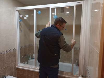 persianasguardiola.com