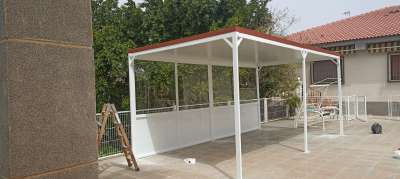 persianasguardiola.com